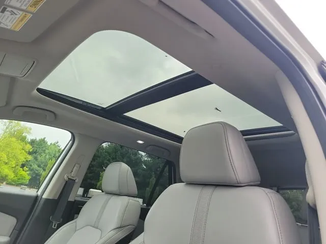 2025 Honda Pilot Touring thumbnail 15