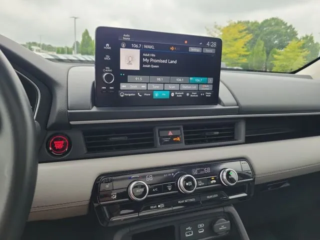 2025 Honda Pilot Touring thumbnail 21