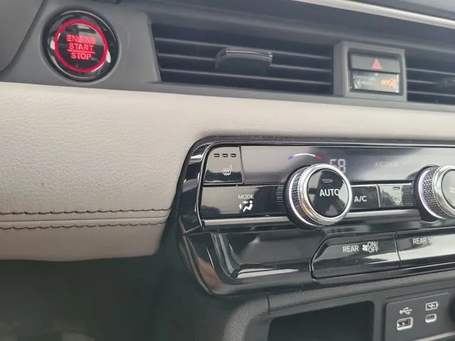 2025 Honda Pilot Touring thumbnail 28