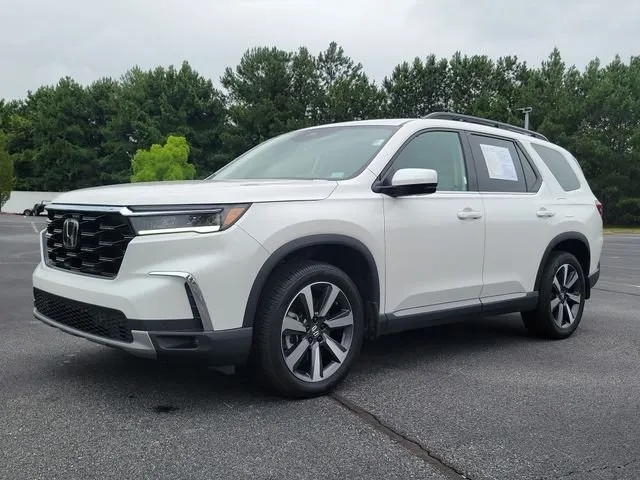 2025 Honda Pilot Touring thumbnail 32