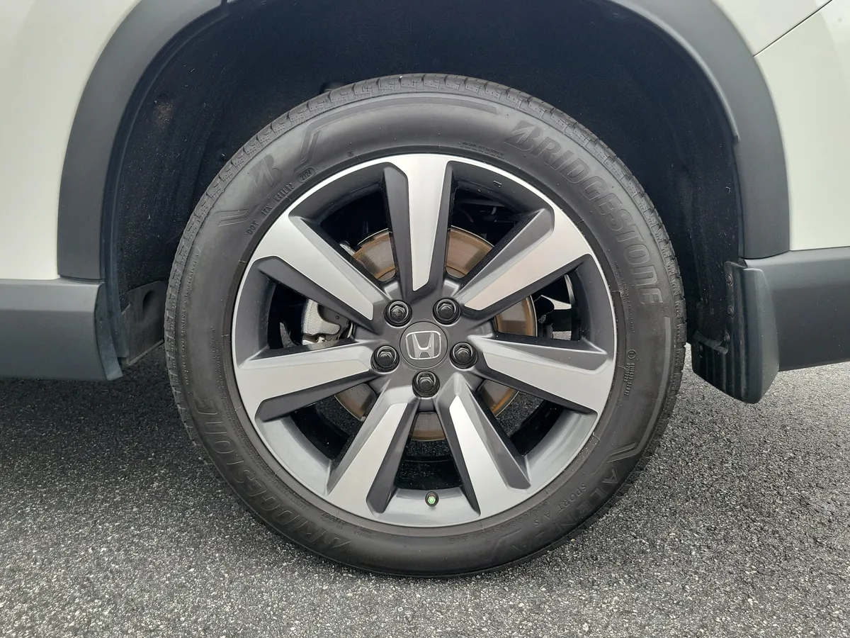 2025 Honda Pilot Touring thumbnail 39