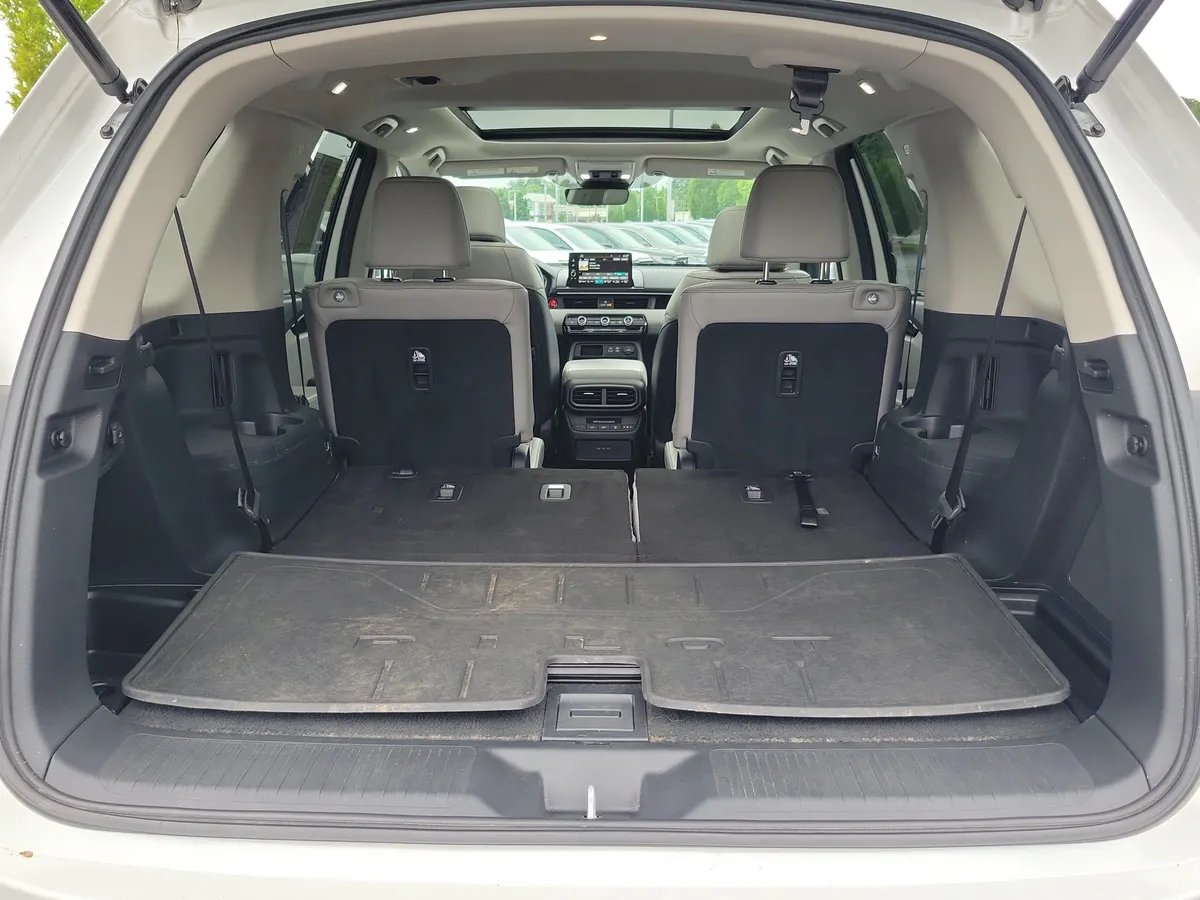 2025 Honda Pilot Touring thumbnail 40