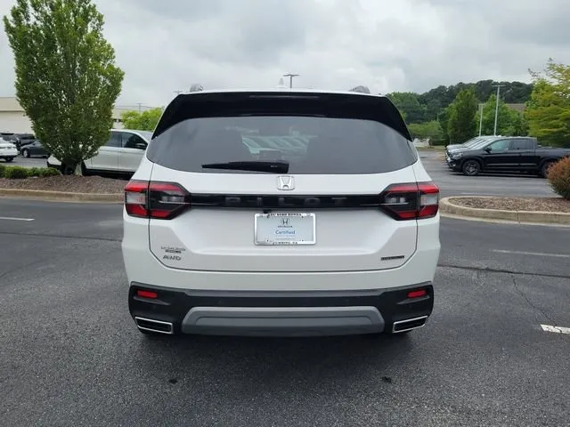 2025 Honda Pilot Touring thumbnail 5