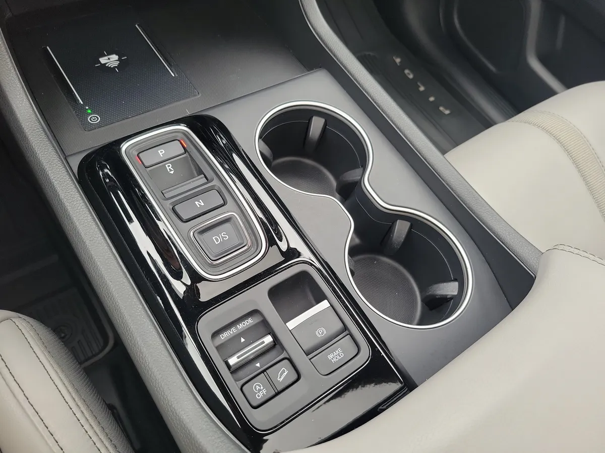 2025 Honda Pilot Touring thumbnail 59
