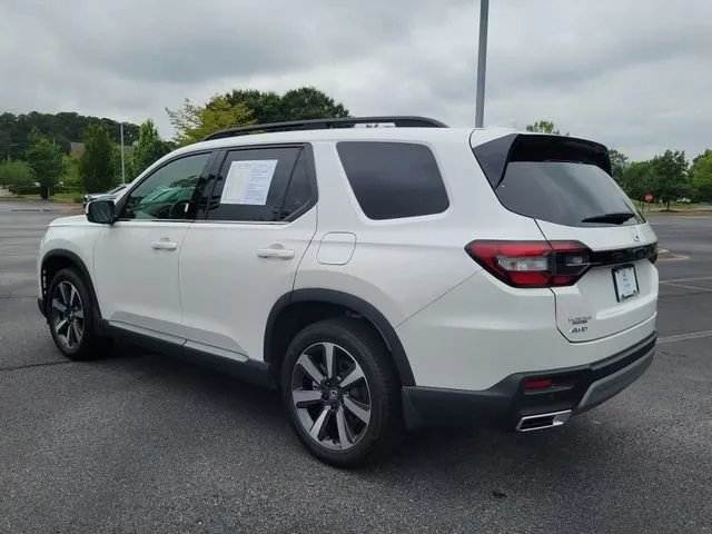 2025 Honda Pilot Touring thumbnail 6