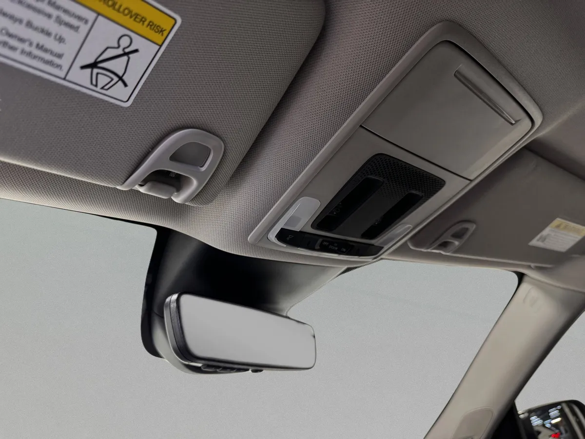 2025 Honda Pilot Touring thumbnail 20