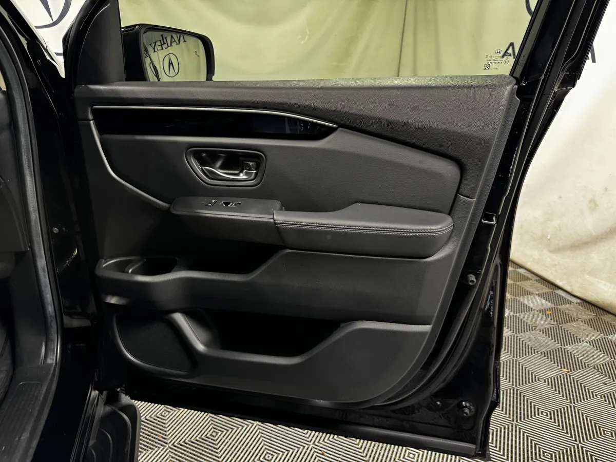 2025 Honda Pilot Touring thumbnail 21