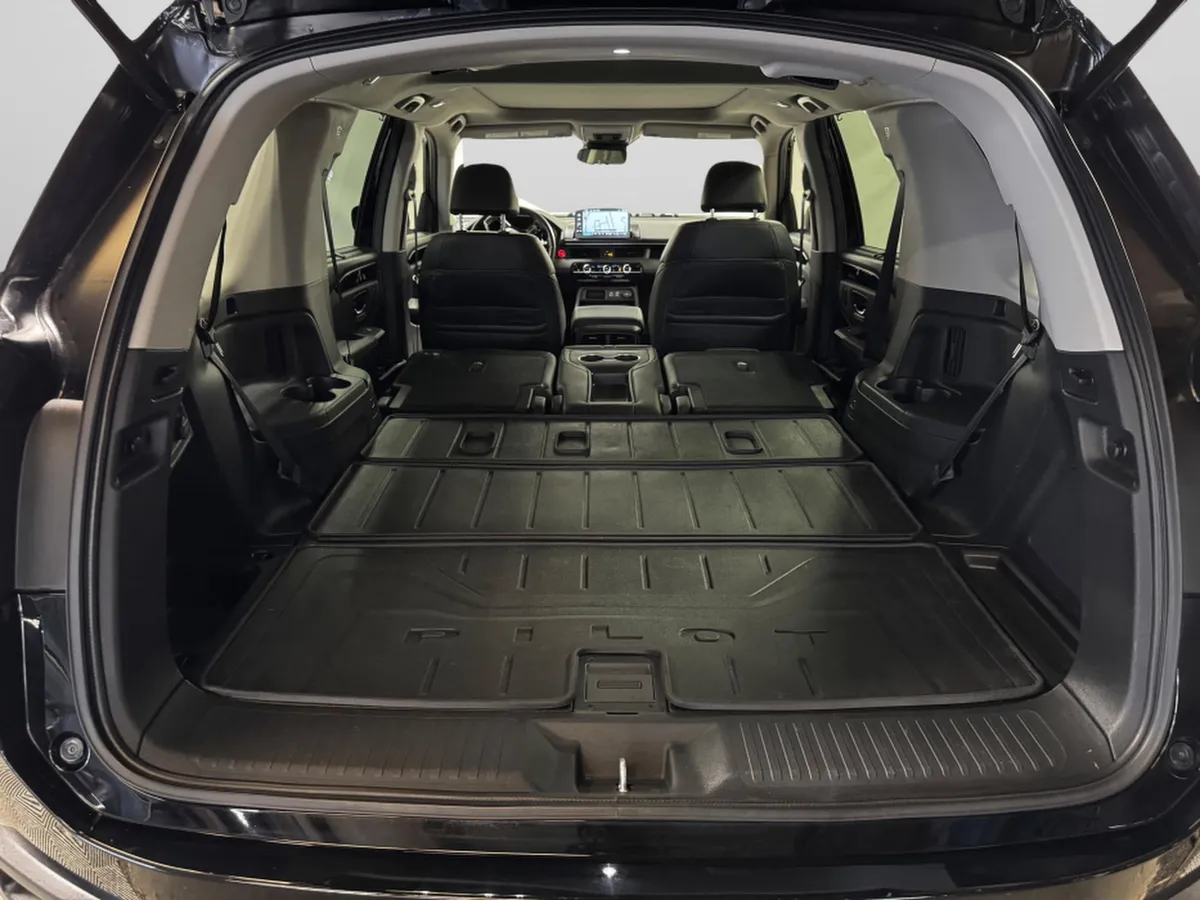 2025 Honda Pilot Touring thumbnail 22