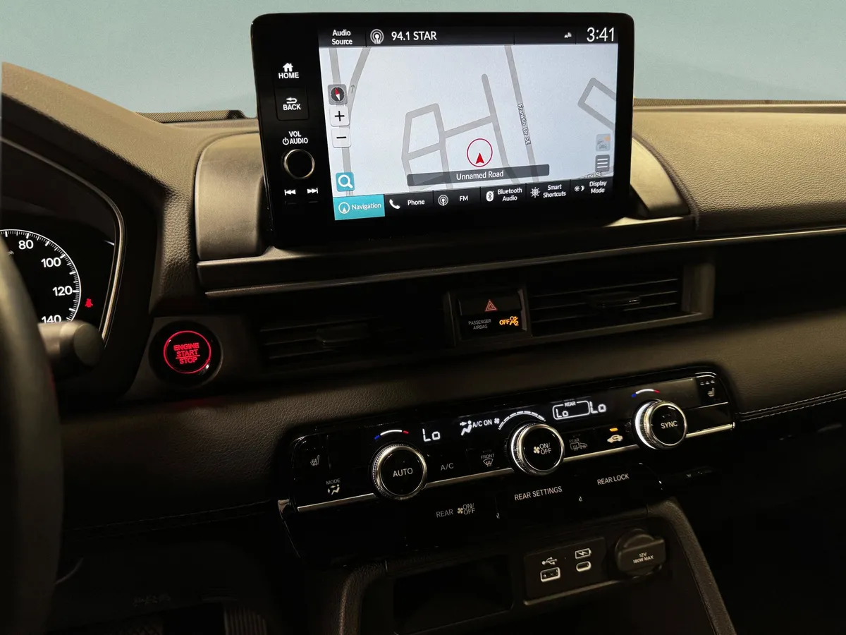2025 Honda Pilot Touring thumbnail 23