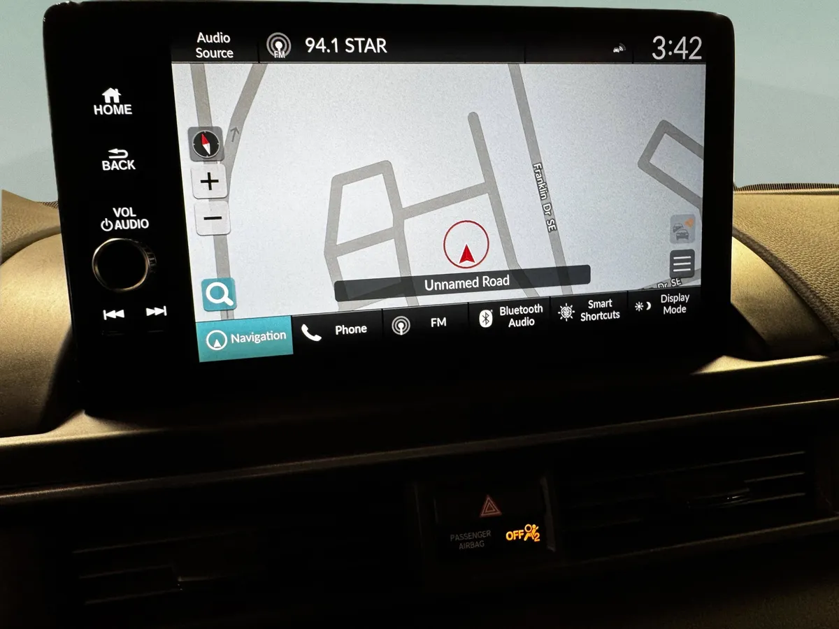 2025 Honda Pilot Touring thumbnail 26