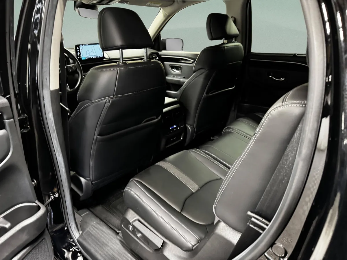 2025 Honda Pilot Touring thumbnail 27