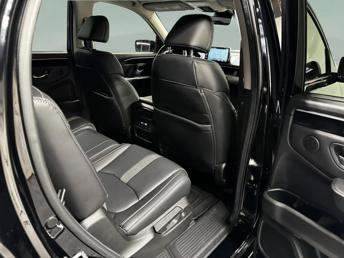 2025 Honda Pilot Touring thumbnail 28