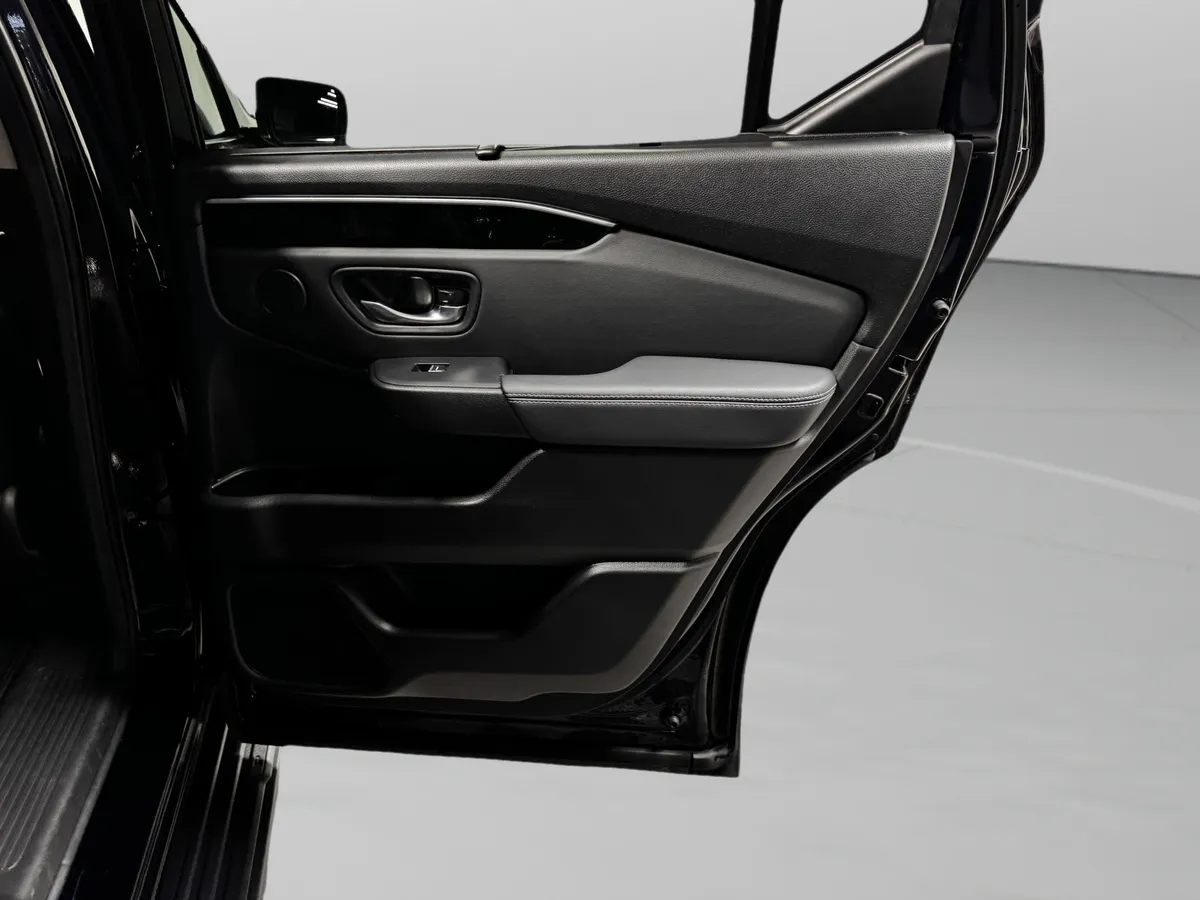 2025 Honda Pilot Touring thumbnail 33