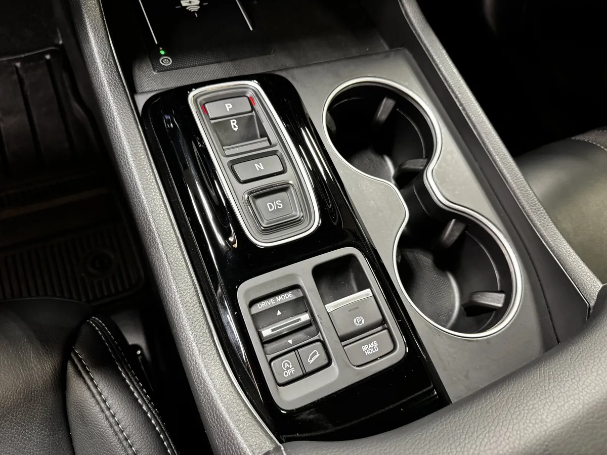 2025 Honda Pilot Touring thumbnail 36