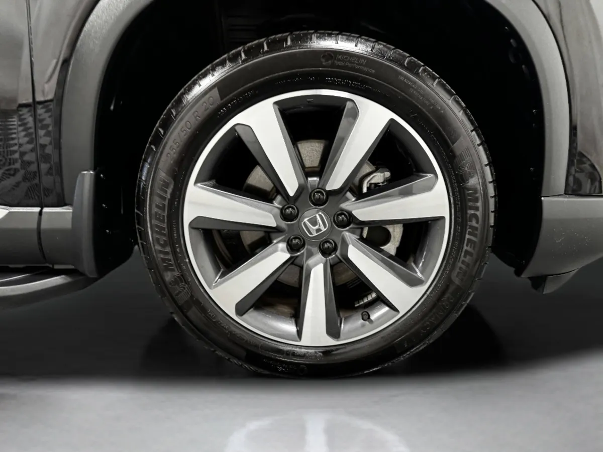 2025 Honda Pilot Touring thumbnail 44