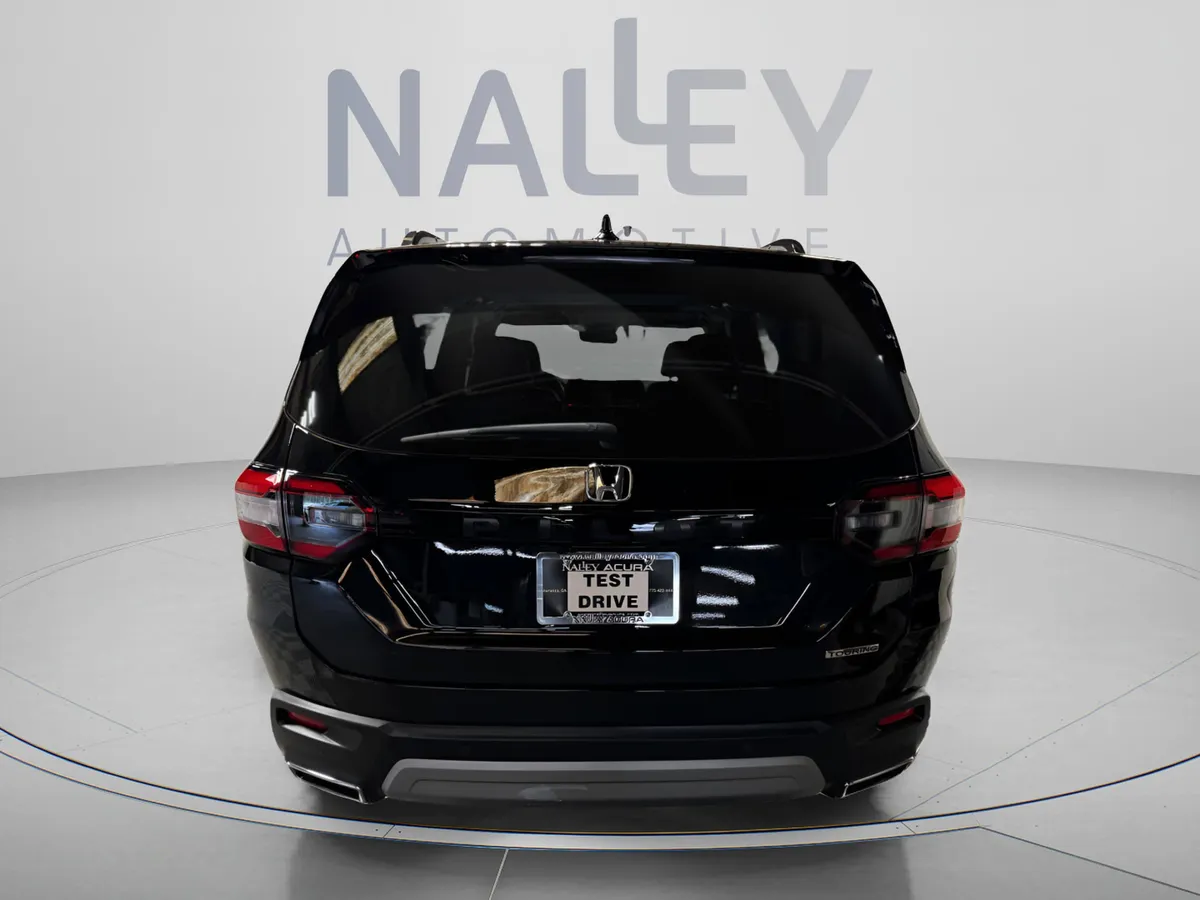 2025 Honda Pilot Touring thumbnail 5
