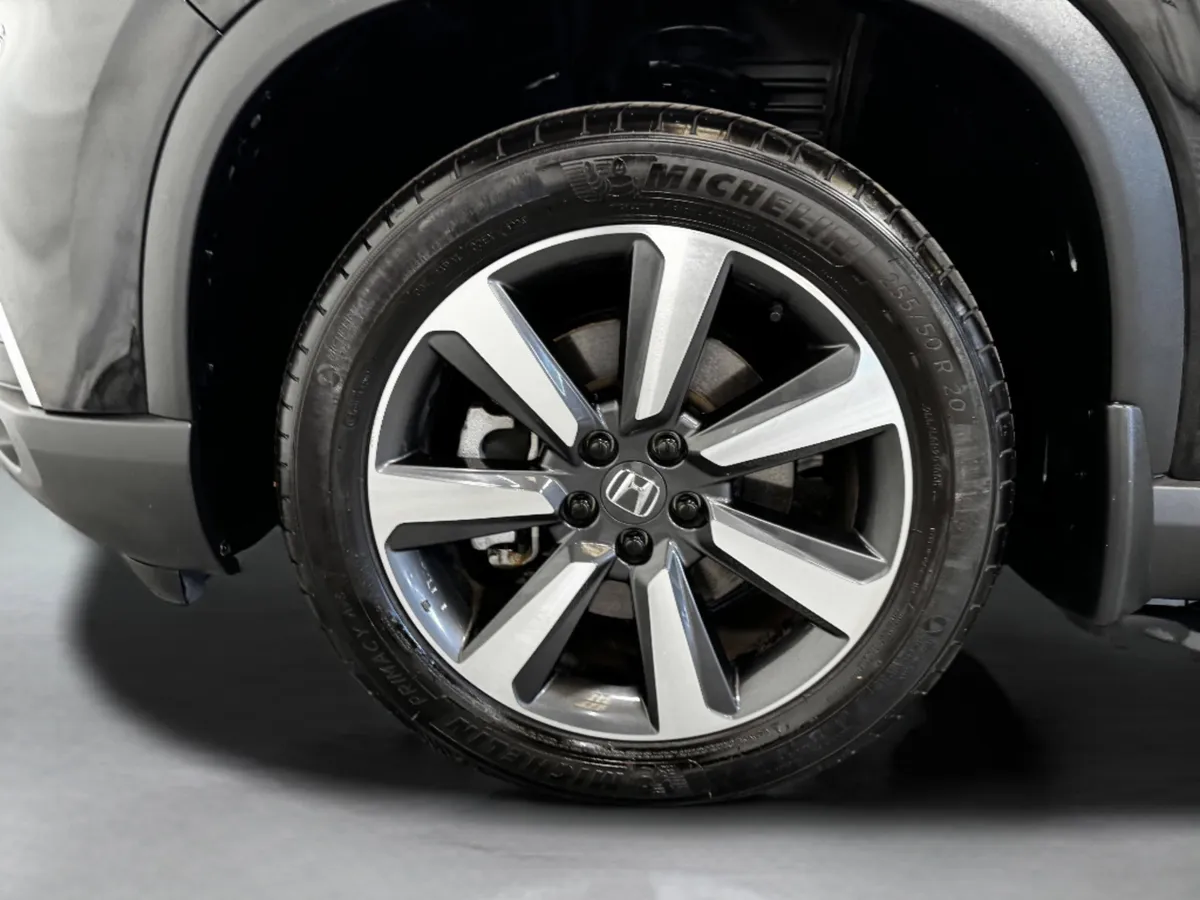 2025 Honda Pilot Touring thumbnail 51