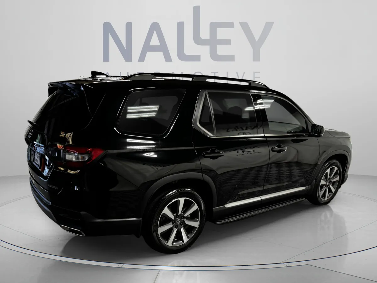 2025 Honda Pilot Touring thumbnail 6