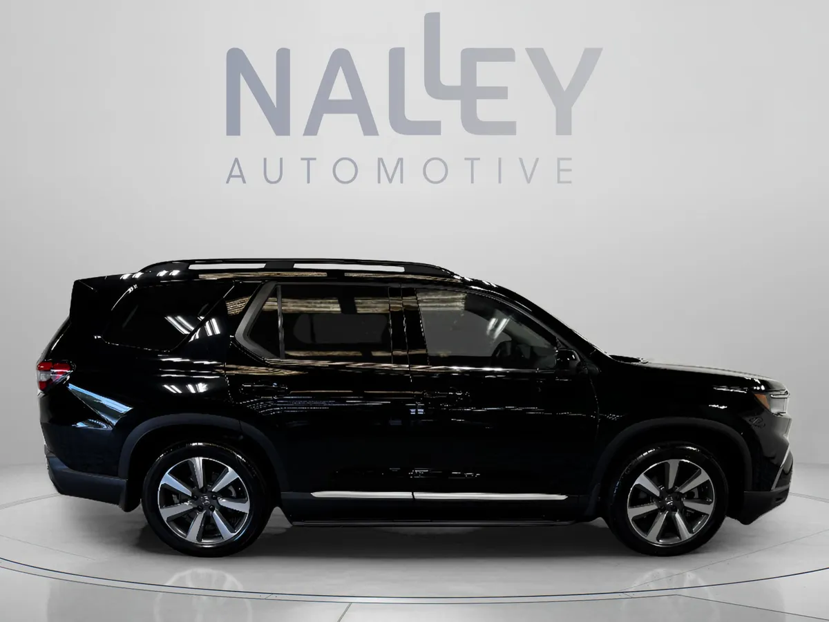 2025 Honda Pilot Touring thumbnail 7