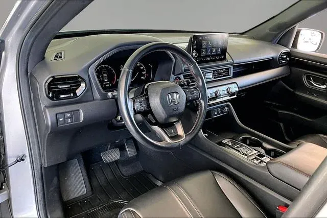 2025 Honda Pilot TrailSport thumbnail 14