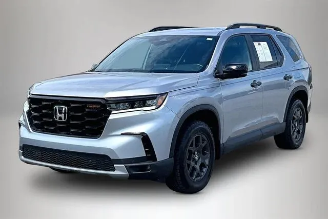 2025 Honda Pilot TrailSport thumbnail 2
