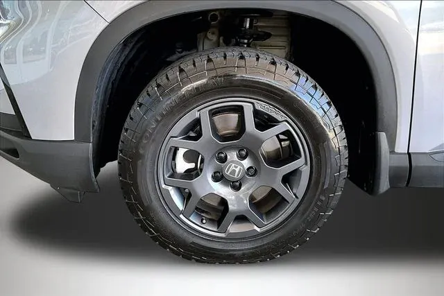 2025 Honda Pilot TrailSport thumbnail 29