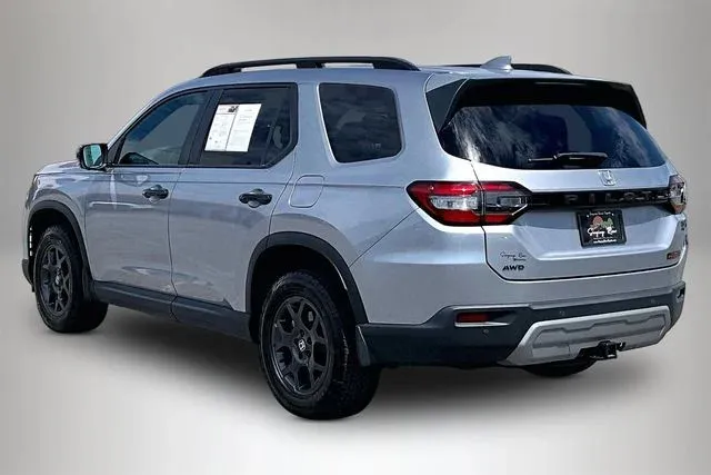 2025 Honda Pilot TrailSport thumbnail 4