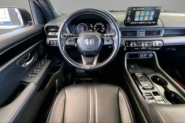 2025 Honda Pilot TrailSport thumbnail 8