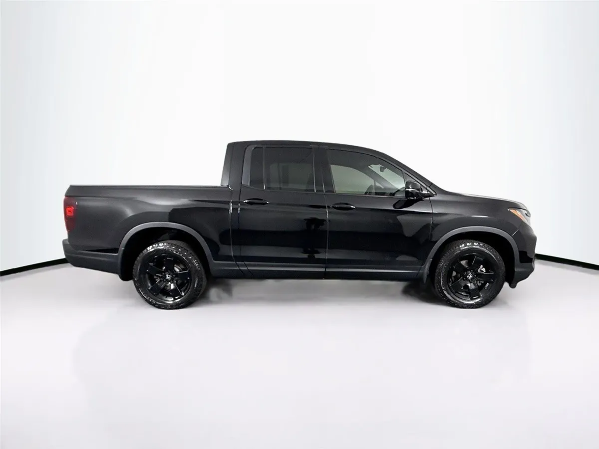 2025 Honda Ridgeline Black Edition thumbnail 11