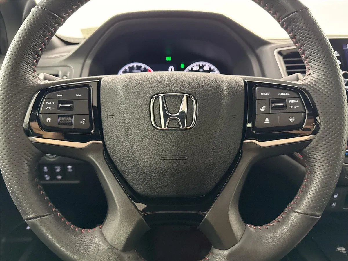 2025 Honda Ridgeline Black Edition thumbnail 16