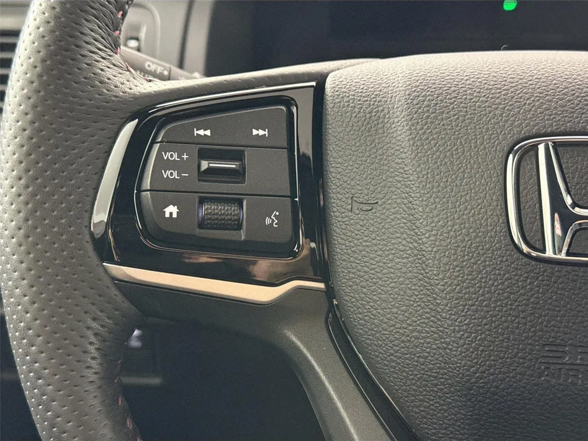 2025 Honda Ridgeline Black Edition thumbnail 17