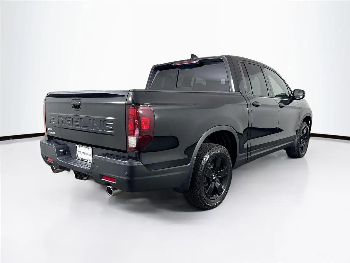 2025 Honda Ridgeline Black Edition thumbnail 2