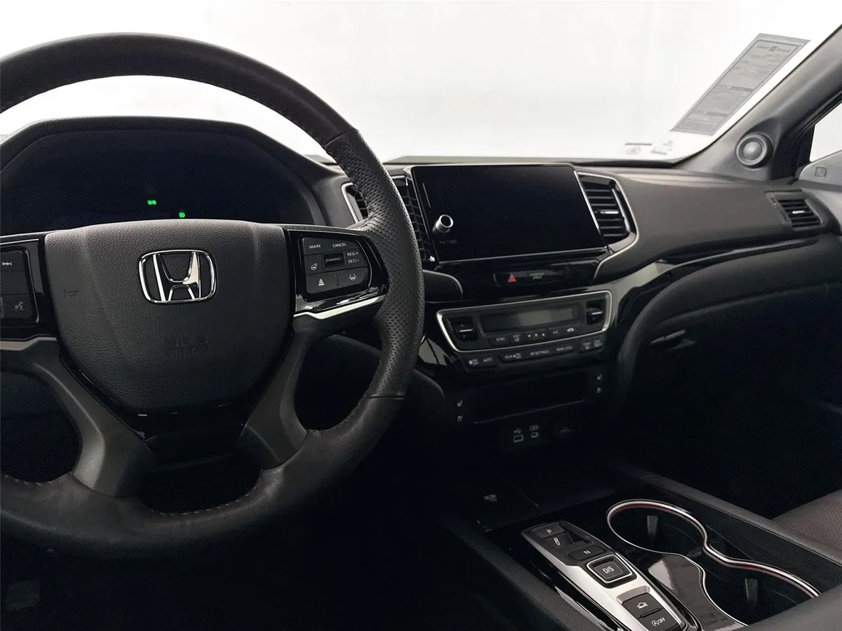 2025 Honda Ridgeline Black Edition thumbnail 32