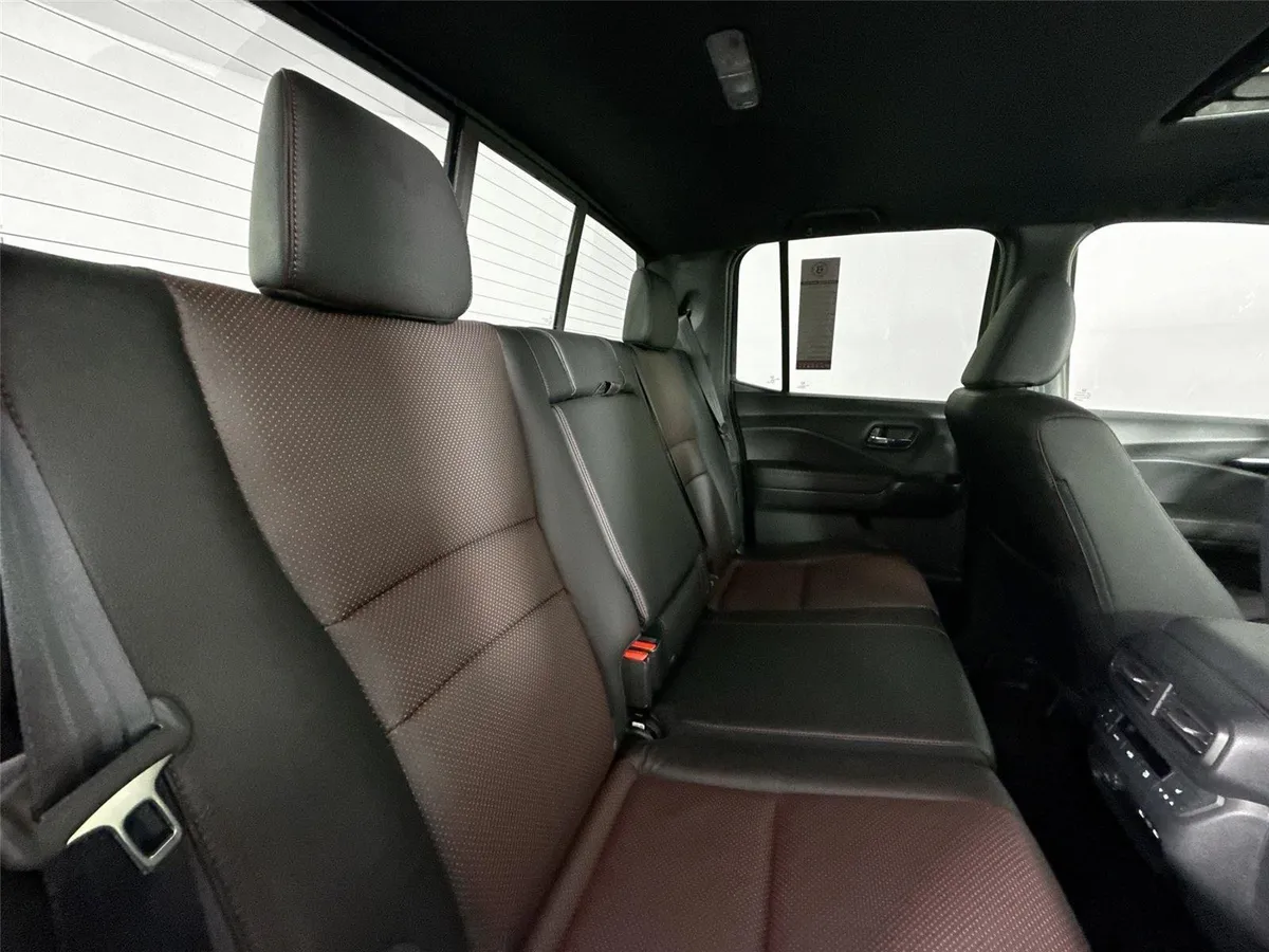 2025 Honda Ridgeline Black Edition thumbnail 39