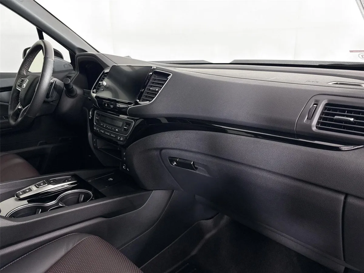 2025 Honda Ridgeline Black Edition thumbnail 41