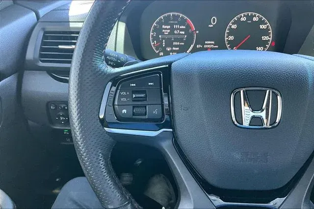 2025 Honda Ridgeline Black Edition thumbnail 10