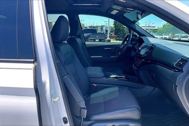 2025 Honda Ridgeline Black Edition thumbnail 28