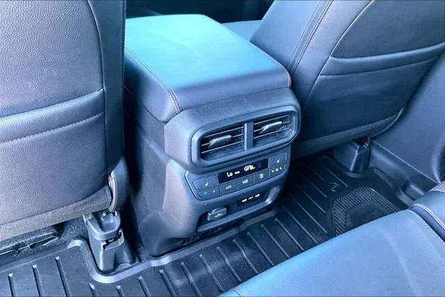 2025 Honda Ridgeline Black Edition thumbnail 33