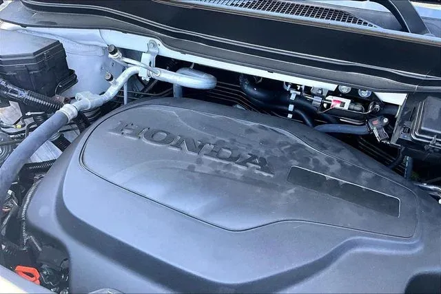 2025 Honda Ridgeline Black Edition thumbnail 35