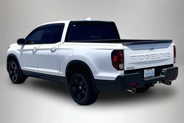 2025 Honda Ridgeline Black Edition thumbnail 4