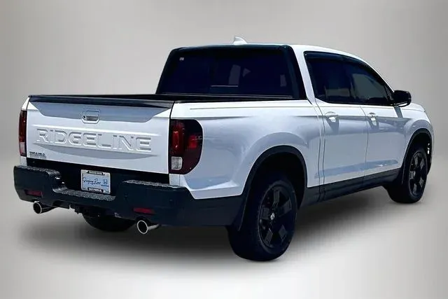 2025 Honda Ridgeline Black Edition thumbnail 5