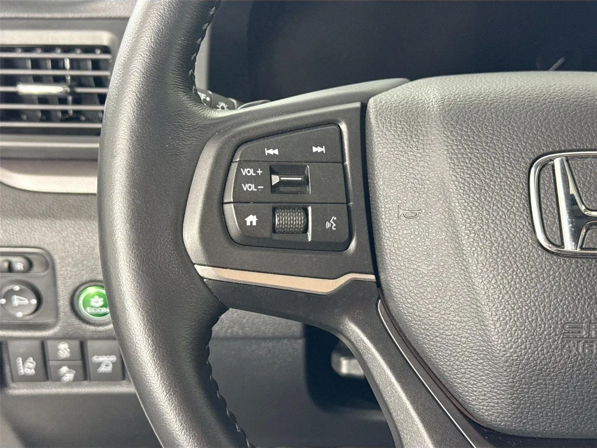 2025 Honda Ridgeline RTL thumbnail 17