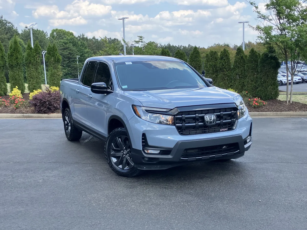 2025 Honda Ridgeline Sport AWD thumbnail 2