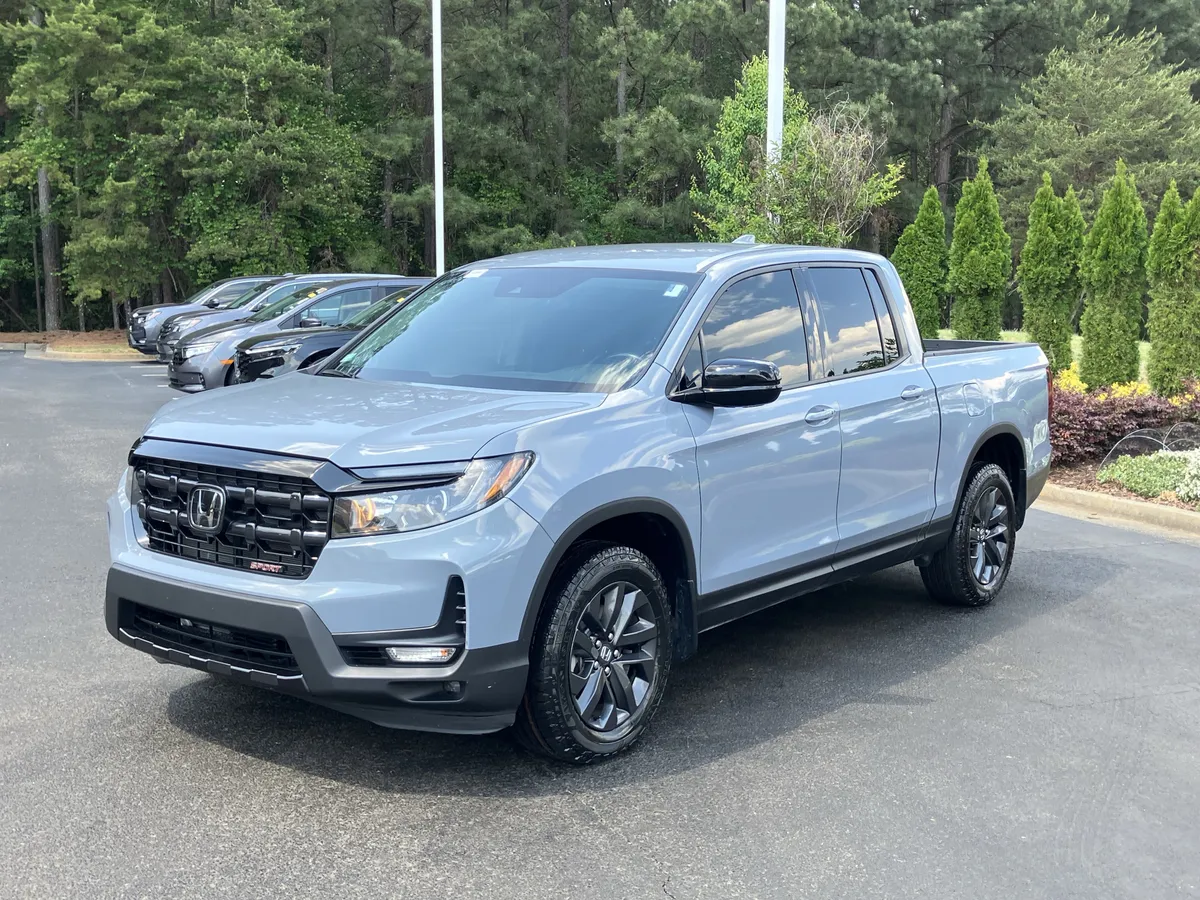 2025 Honda Ridgeline Sport AWD thumbnail 6