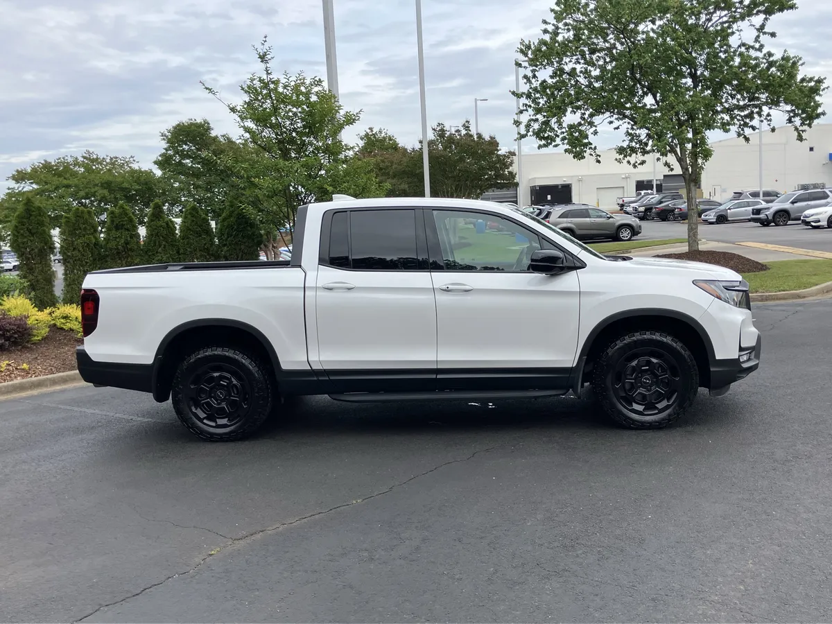 2025 Honda Ridgeline Sport+ AWD thumbnail 11