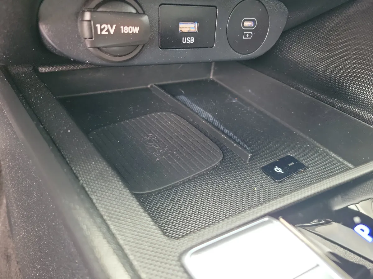2025 Hyundai Elantra Limited thumbnail 14