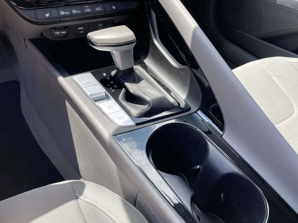 2025 Hyundai Elantra SEL Convenience thumbnail 20