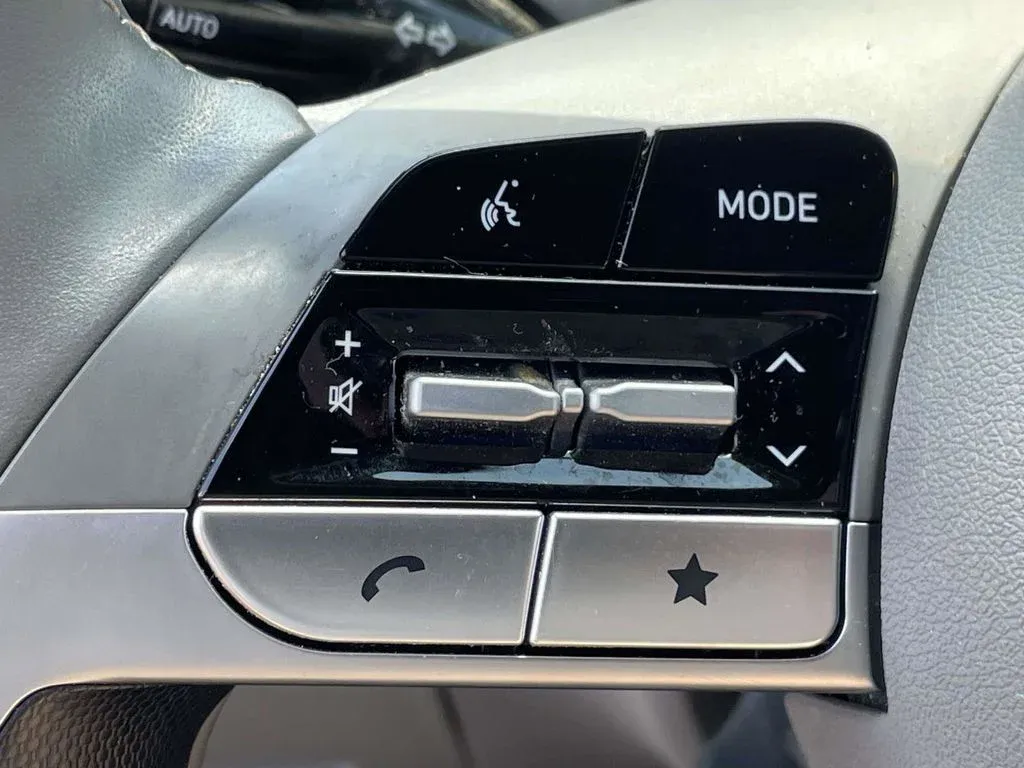 2025 Hyundai Elantra SEL Convenience thumbnail 22