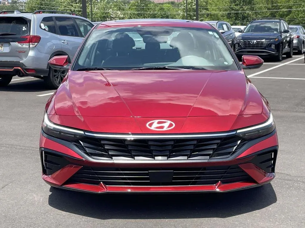 2025 Hyundai Elantra SEL Convenience thumbnail 8