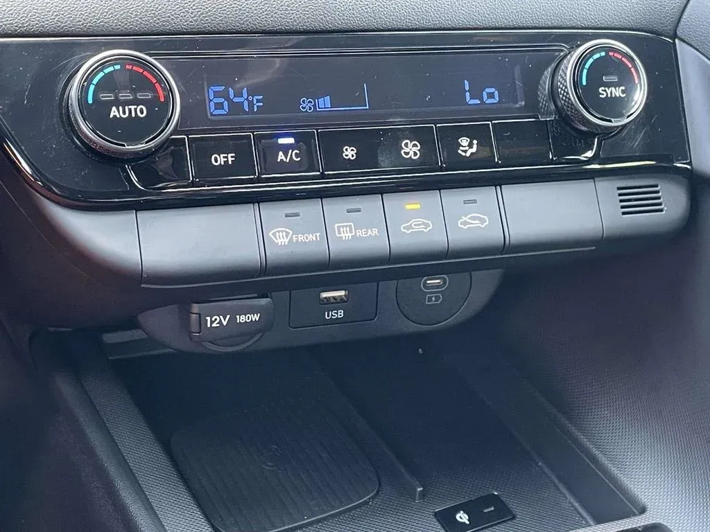 2025 Hyundai Elantra SEL Sport thumbnail 17